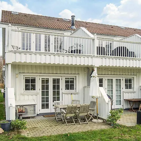 8 Person In Nyk Bing Sj Feriehus